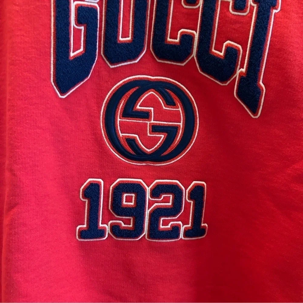 Gucci men’s cotton jersey felt sweatshirt 1921 embroidered. Size medium NWT.